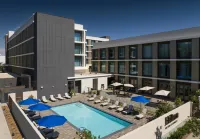 Hilton Arcadia Los Angeles - Pools