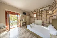 Ariadnes Holiday Accommodation - Hot Springs