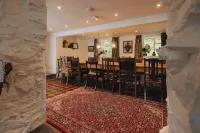 Cwmalis Hall - 4-Star