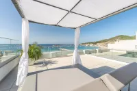 GuestReady - Solace Beach Sesimbra - Pool