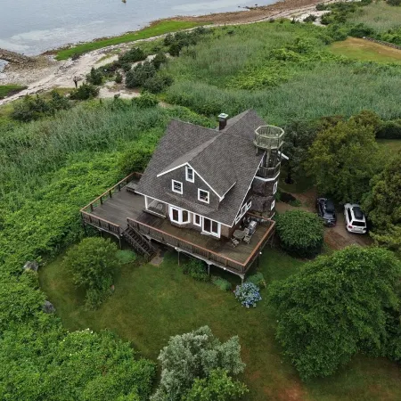 Beachfront Oasis - Family Friendly - Panoramic Waterfront Views