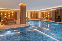 St George Beach Hotel & Spa Resort - Bãi biển