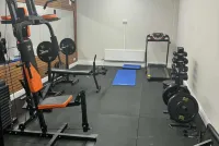 Ramada by Wyndham Cheltenham - gimnasio