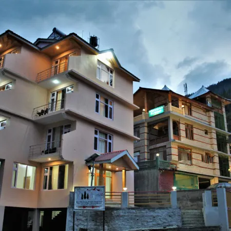 Valley of Sublime!!! Nirvana Hills!!! A Family Hotel with Roof Top Lounge and Restaurants