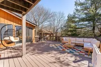 4 Br Mtn Cabin Sauna Hot Tub Fire Pit Putt Putt - 4-Star