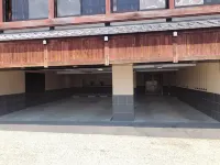 Nagaragawa-Onsen Ishikin - موقف سيارات