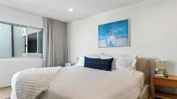 Carbon & Coast by Avantstay Beachfront 2BR + Shared Pool & Spa On the Sand - 3-Star