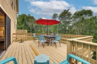 Sea Breeze, Sunset Views! Family Escape Near Ocean - 2-Star