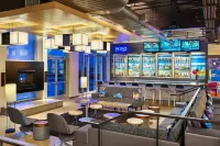 Aloft Denver Airport at Gateway Park - Pet-friendly