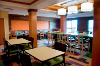 Fairfield Inn & Suites Ames - parking