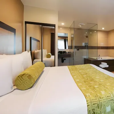 Best Western Plus Glendale Hotels near Eagle Rock