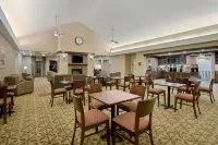 羅徹斯特維克托Homewood Suites by Hilton - 停車場