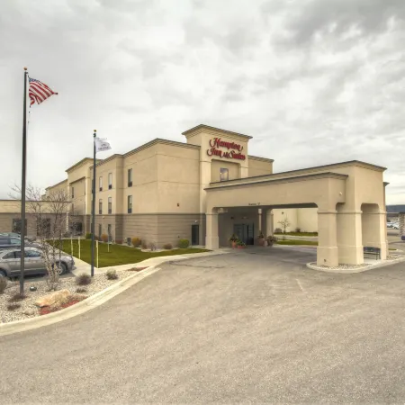 Hampton Inn & Suites Alexandria