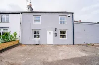 Beautiful 3 Bed Cottage - Hot Tub & Free Parking - Jacuzzi