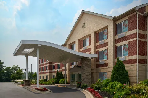 Fairfield Inn & Suites Detroit Farmington Hills - parking
