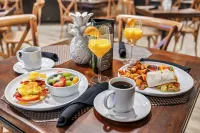Bayfront Inn 5th Avenue - breakfast