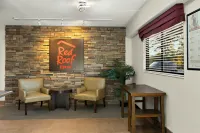 Red Roof Inn Cleveland - Westlake - parking