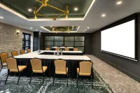 The Insignia Hotel, Sarnia, a Tribute Portfolio Hotel - Pet friendly