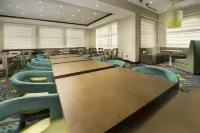 Hilton Garden Inn College Station - piscine