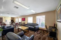 Red Roof Inn San Marcos - Parkering