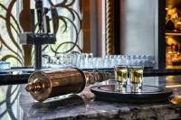 The Hotel Saskatchewan, Autograph Collection - Barer