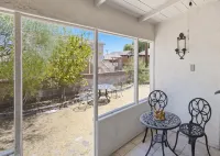 Vintage Charming Cottage - Tri-state River Retreat 2 Bedroom Cottage - 2-Star