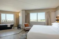 Hilton Winnipeg Airport Suites - พร้อมWifi