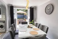 The Bournemouth Garden Retreat - 2 ดาว
