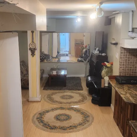 Quiet Basement in Markham マーカムのホテル