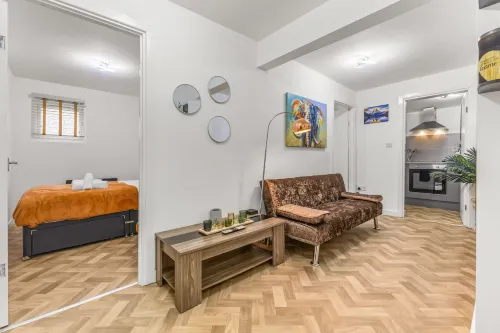 Sleek 2BR Whitefield Parking 5m to Metrolink - 3-Star
