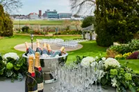 Delta Hotels by Marriott York - bar
