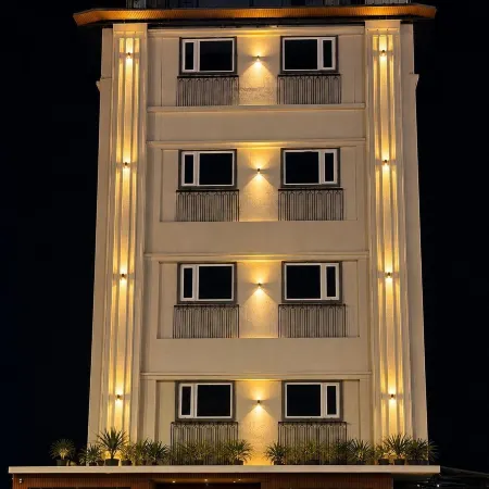 Hotel Golden Treat