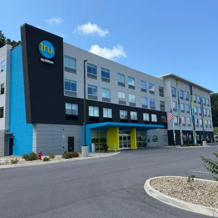 Tru by Hilton West Bristol TN