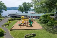 Depe Dene Lakeside Resort - parking