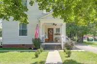Shop, Dine, Explore Dtwn! Walkable Farmington Home - Homestays