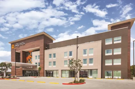 La Quinta Inn & Suites by Wyndham McAllen la Plaza Mall