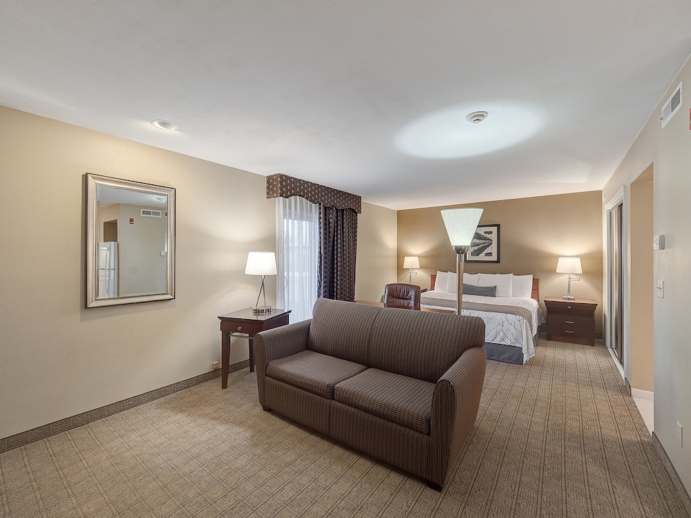 Eastland Suites Extended Stay Hotel & Conference Center Urbana