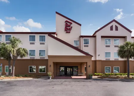Red Roof Inn Panama City Отели рядом с достопримечательностью «Хиленд Парк Спортс»