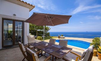 Villa with Sea View and Private Pool