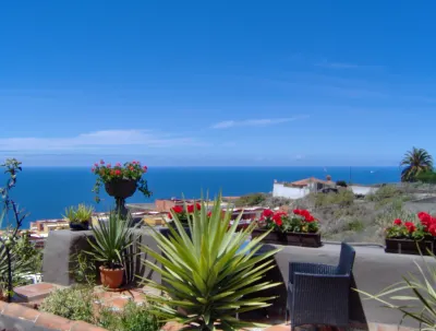 Rustic Holiday Home with Balcony and Sea View Las Hayas 주변 호텔