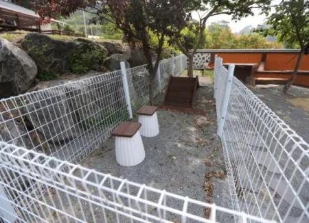 Taean Sogeunjinsong Pension Отели рядом с достопримечательностью «Mallip'o-haesuyokchang»