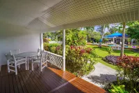 The Black Pearl Beachside Apartments Hotels in Ngatangiia