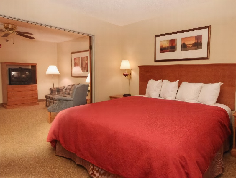 Country Inn & Suites by Radisson, Davenport, IA