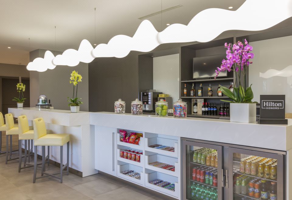 Hampton by Hilton Rome East의 비즈니스 코너