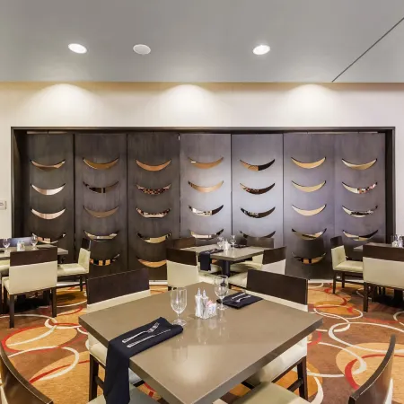 Embassy Suites by Hilton Newark Airport