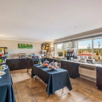 Red Lion Inn & Suites Sequim at Olympic National Park