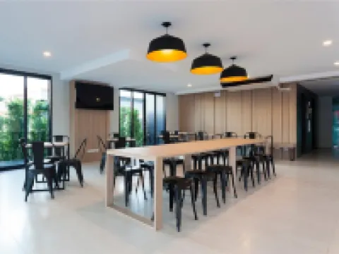 อีซี่โฮเทล ลำพูน 2