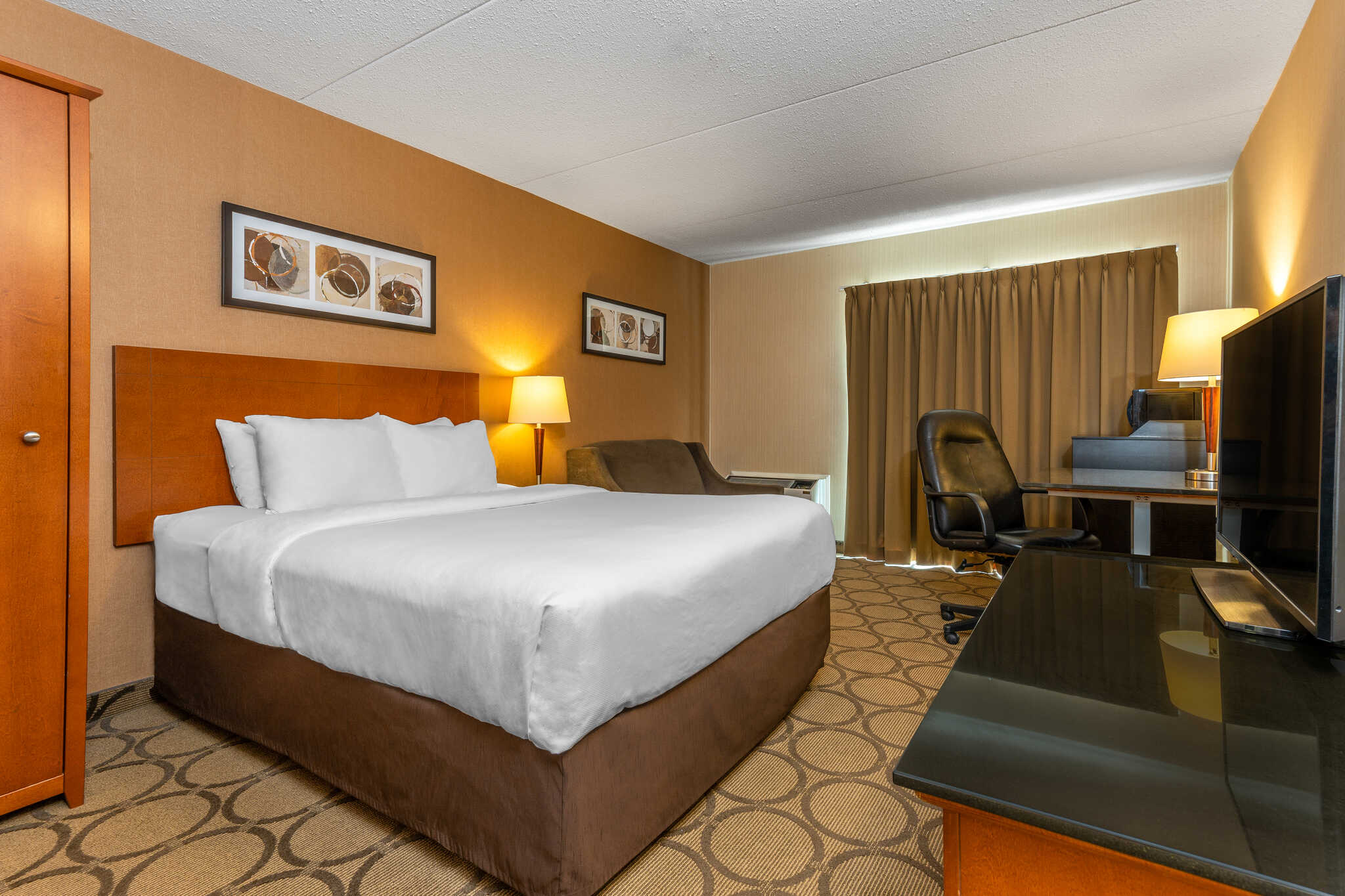 Comfort Inn Highway 401