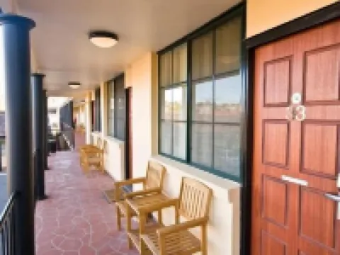 Country Plaza Queanbeyan Hotels in Queanbeyan