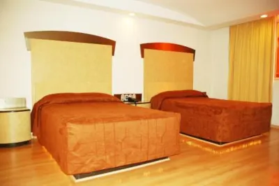 Panorama Hotel Hotels near Autobuses Poniente Station